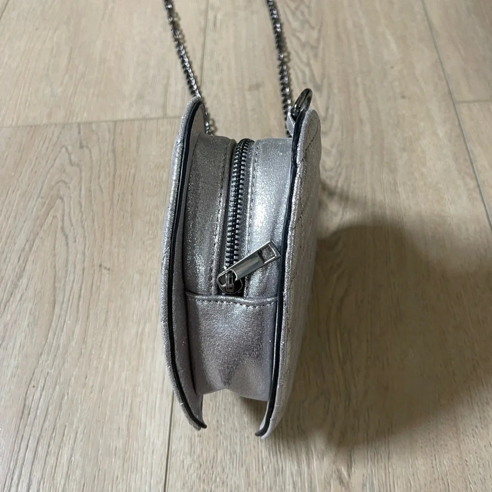 Hannah Banana Girls silver quilted heart purse
